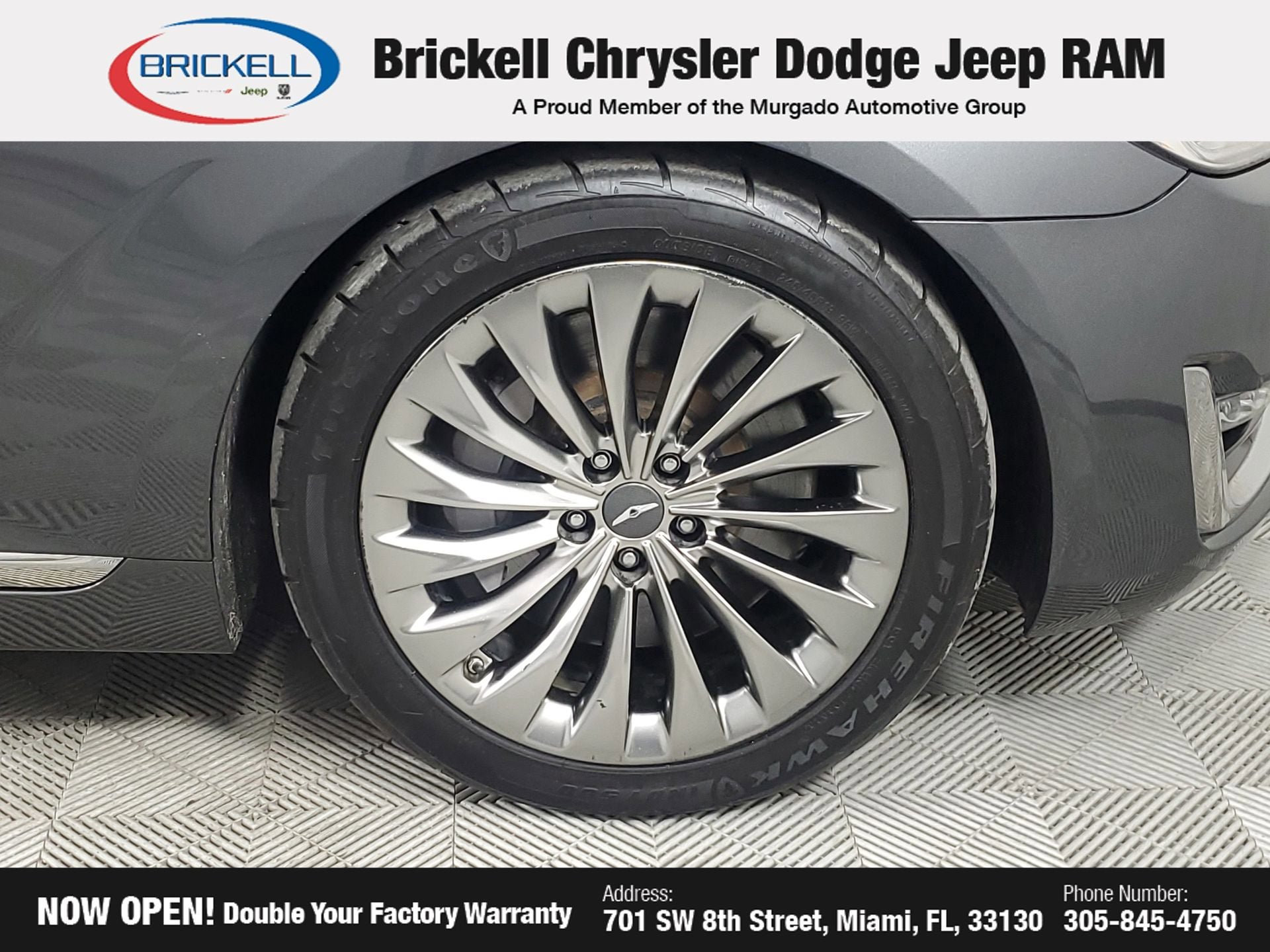 Used 2017 Genesis G90 3.3T Premium RWD image 14