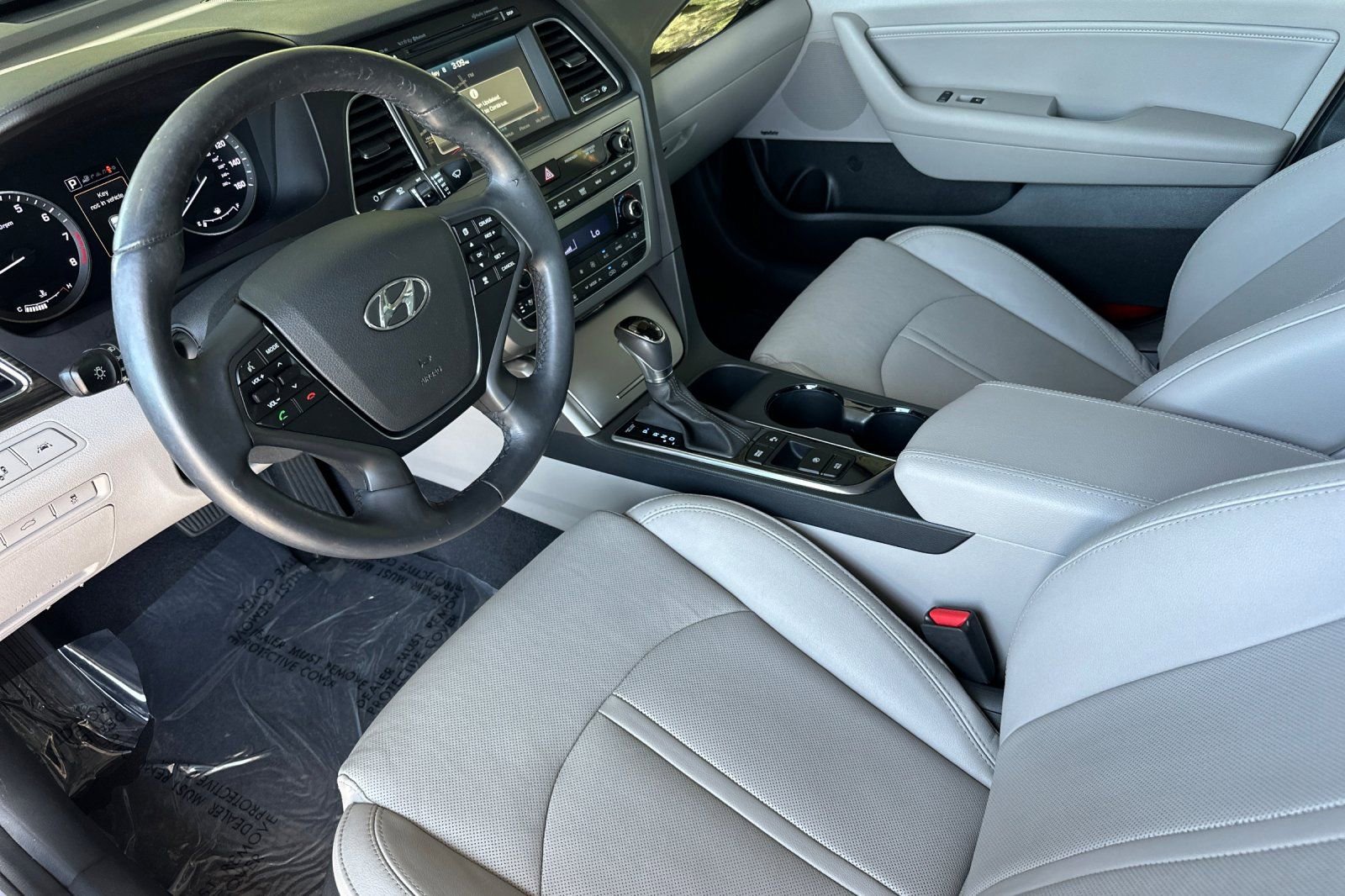 Used 2017 Hyundai Sonata Limited w/ Ultimate Package 04 FWD image 11