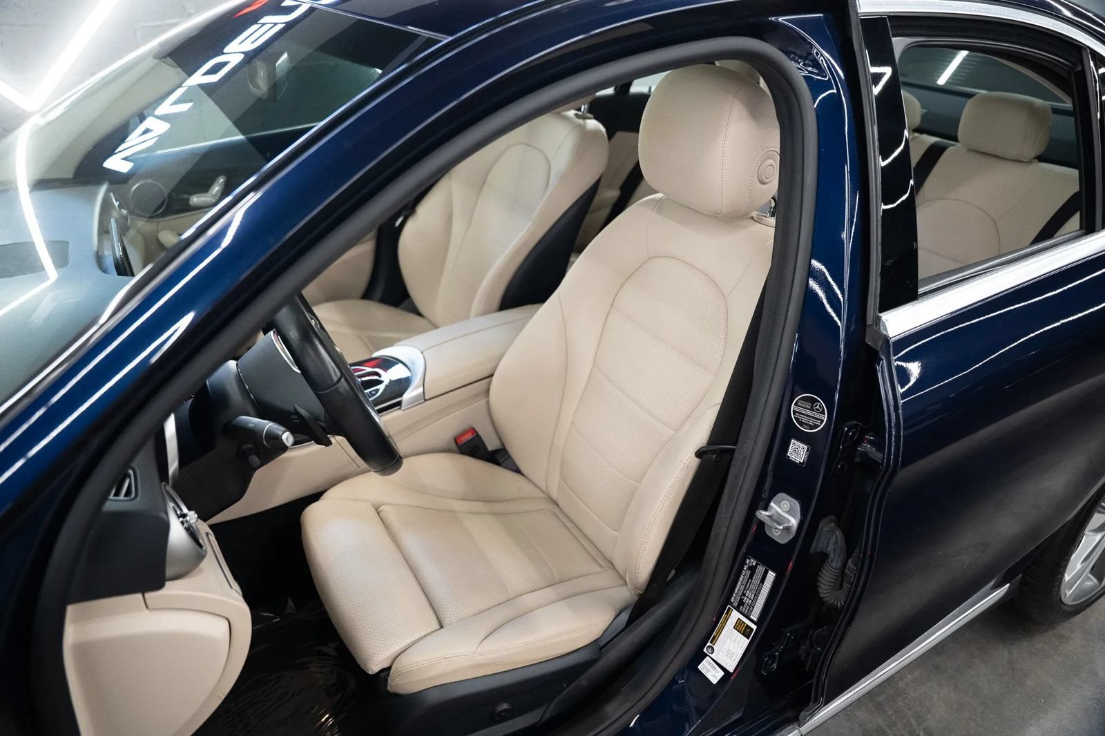 Used 2019 Mercedes-Benz C 300 Sedan image 14