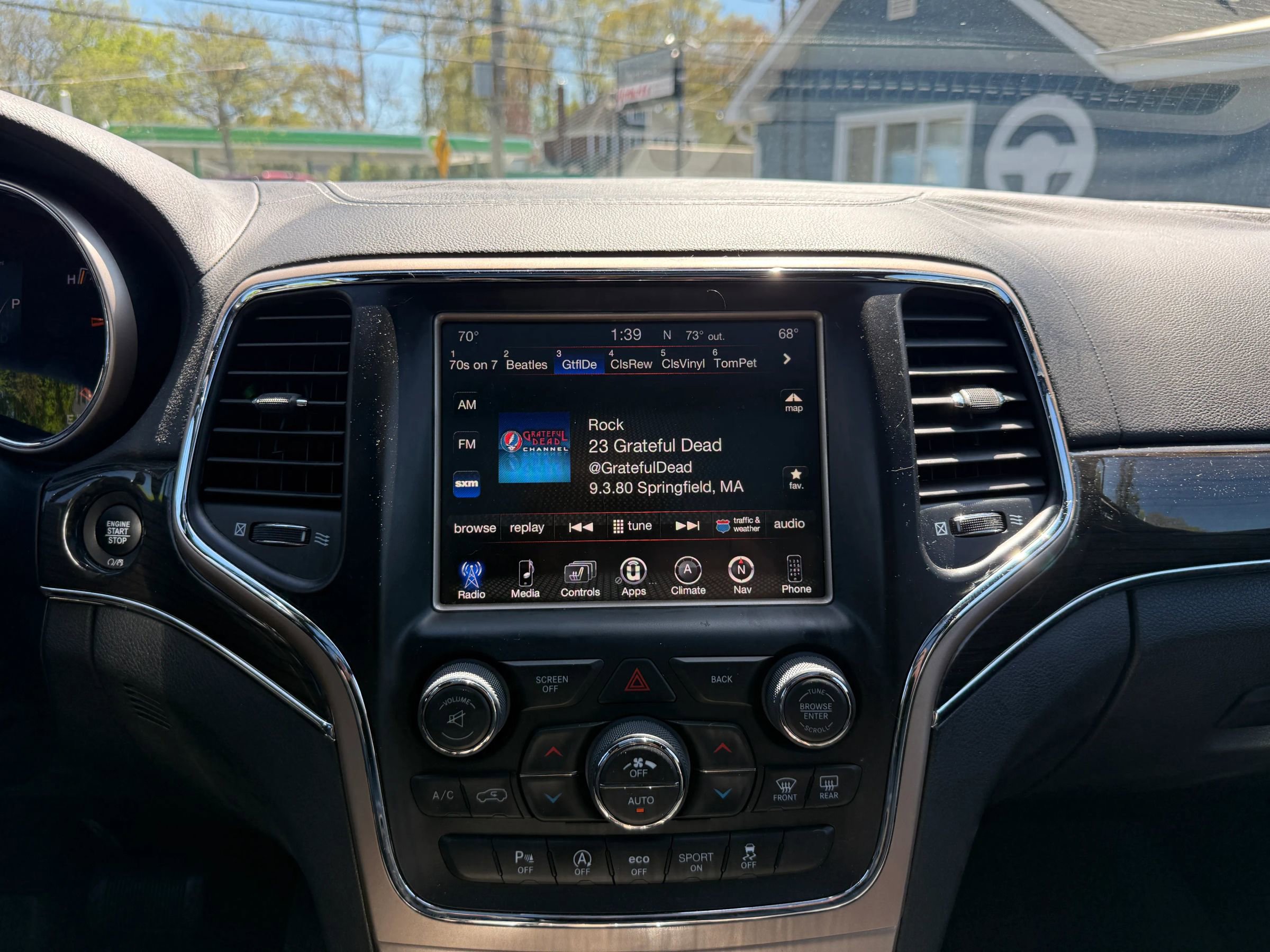 Used 2017 Jeep Grand Cherokee Overland AWD/4WD image 21
