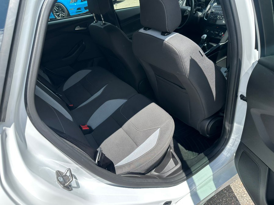 Used 2018 Ford Focus ST FWD image 15