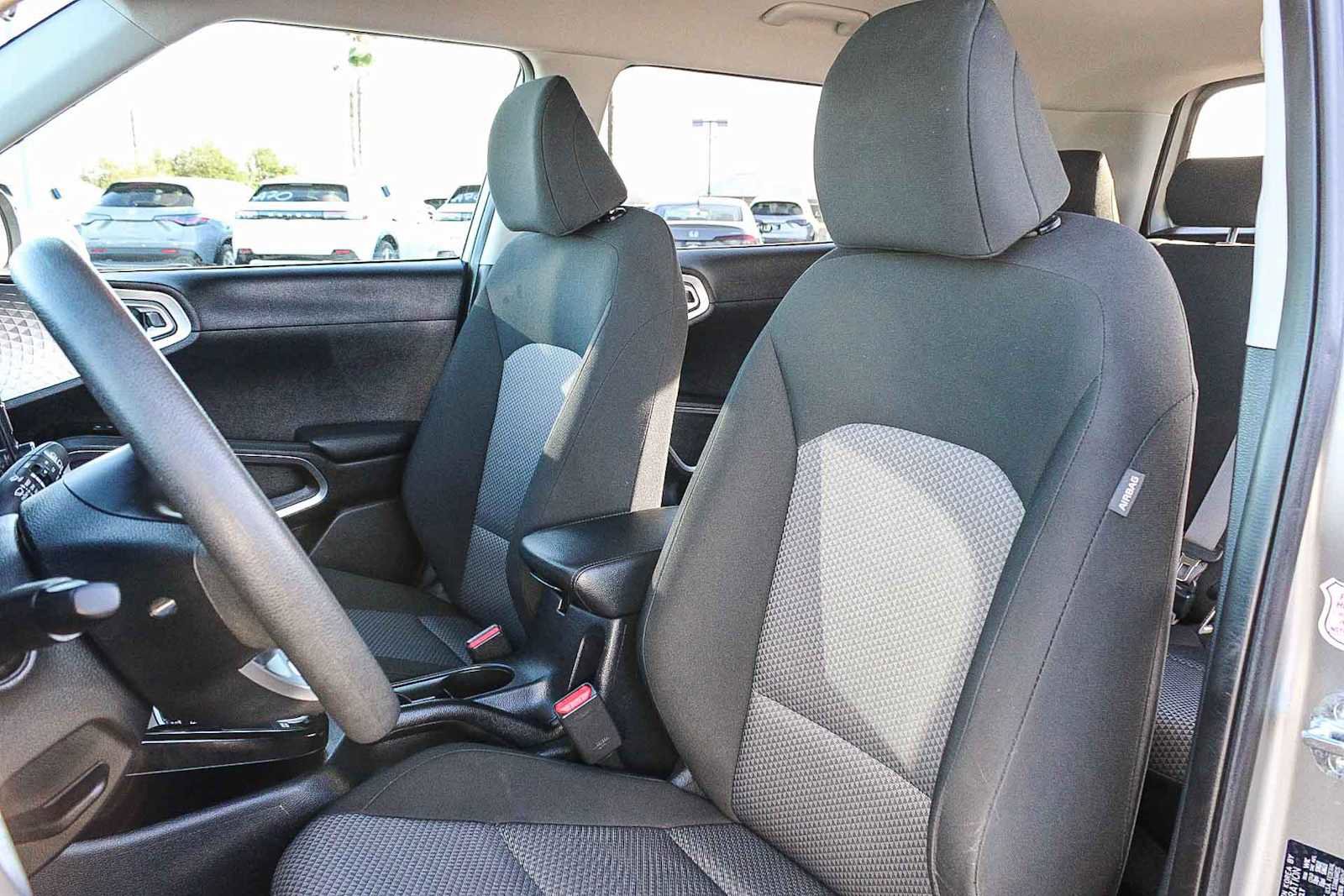 Used 2024 Kia Soul LX w/ Option Group 015 image 16