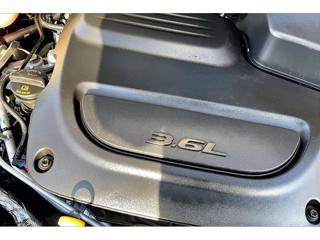 Used 2025 Chrysler Pacifica Select image 36