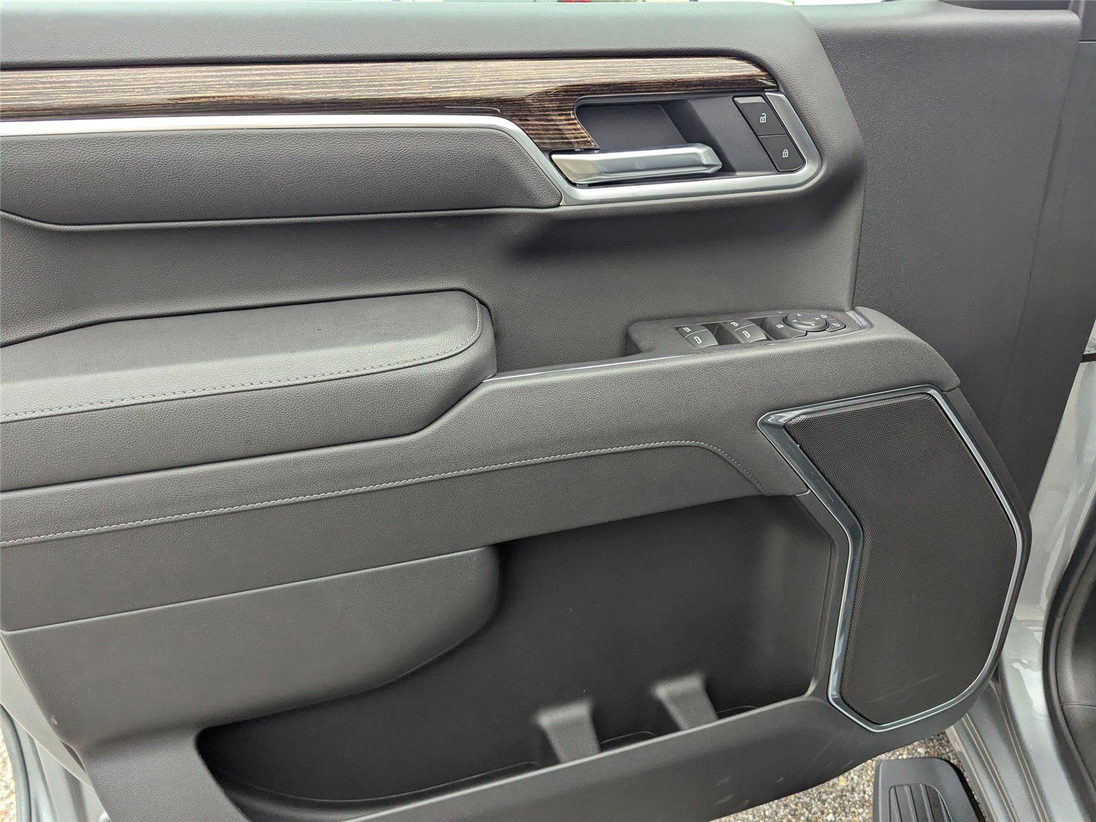 New 2026 GMC Sierra 1500 Elevation w/ LPO, Elevation Black Package image 21