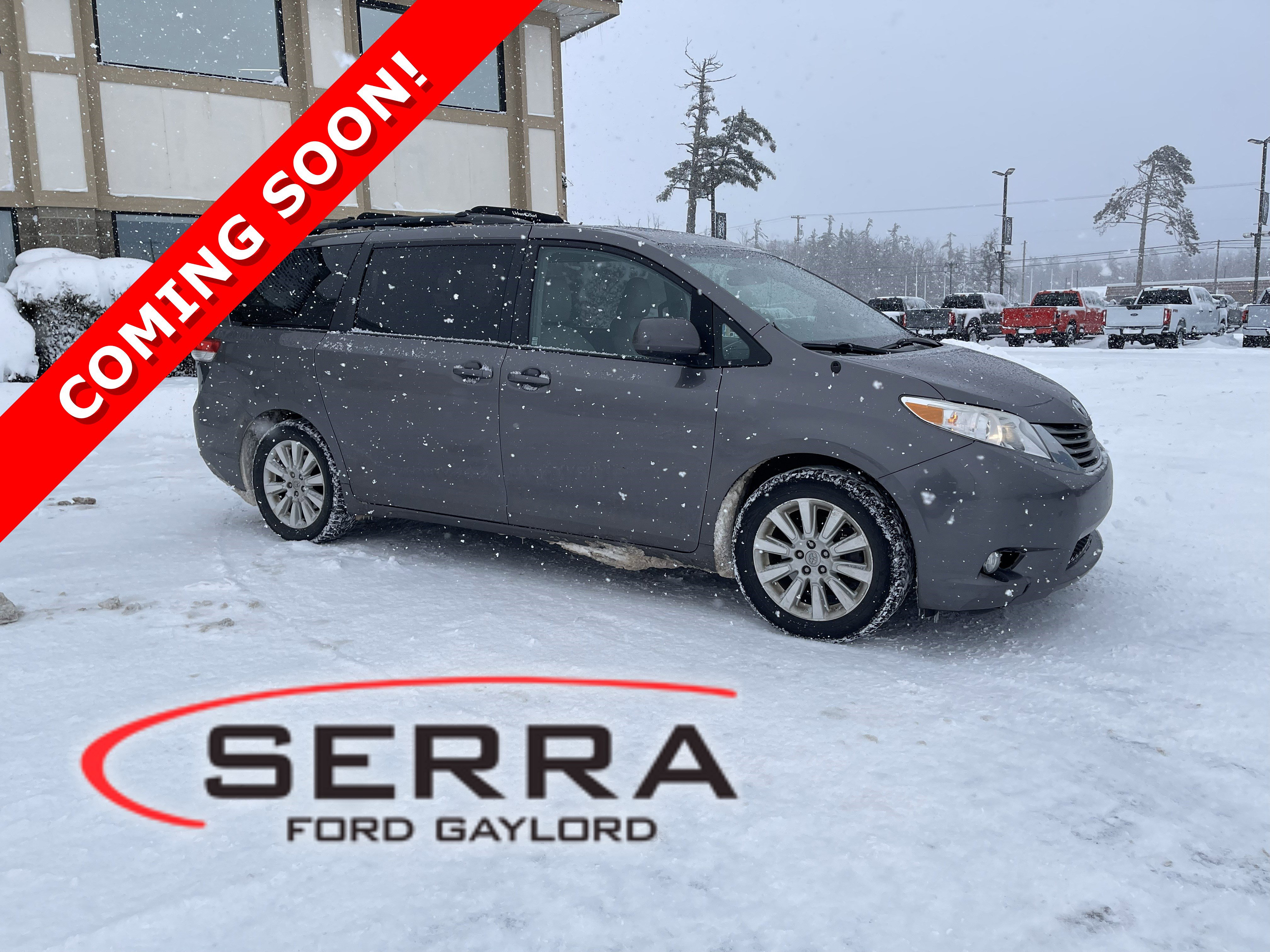 Used 2014 Toyota Sienna XLE video 1