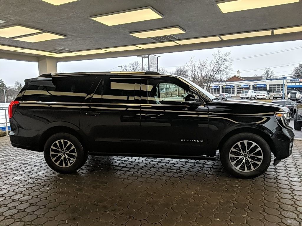 Certified 2025 Ford Expedition Max Platinum image 5