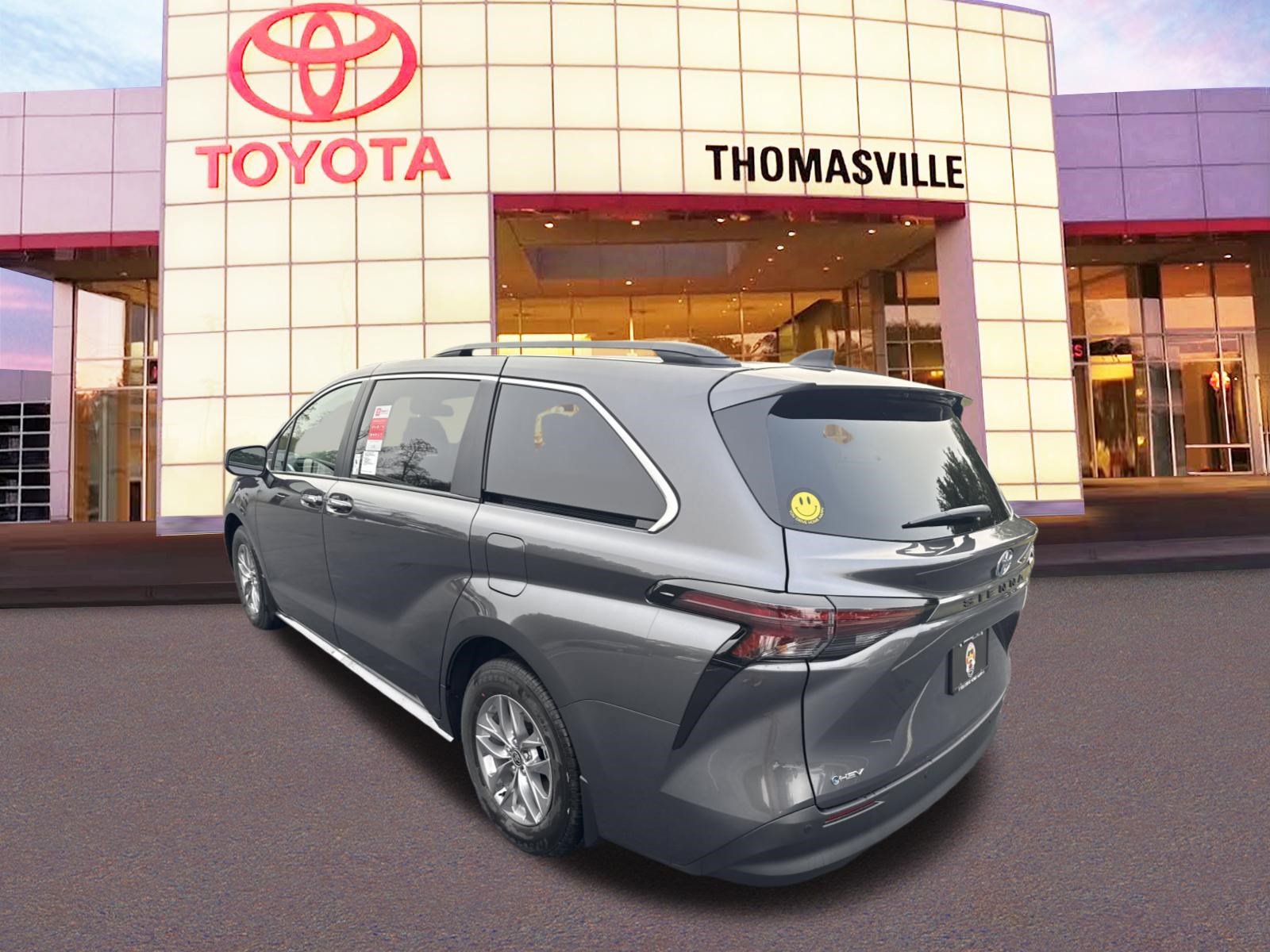 New 2025 Toyota Sienna XLE w/ XLE Plus Package FWD image 7
