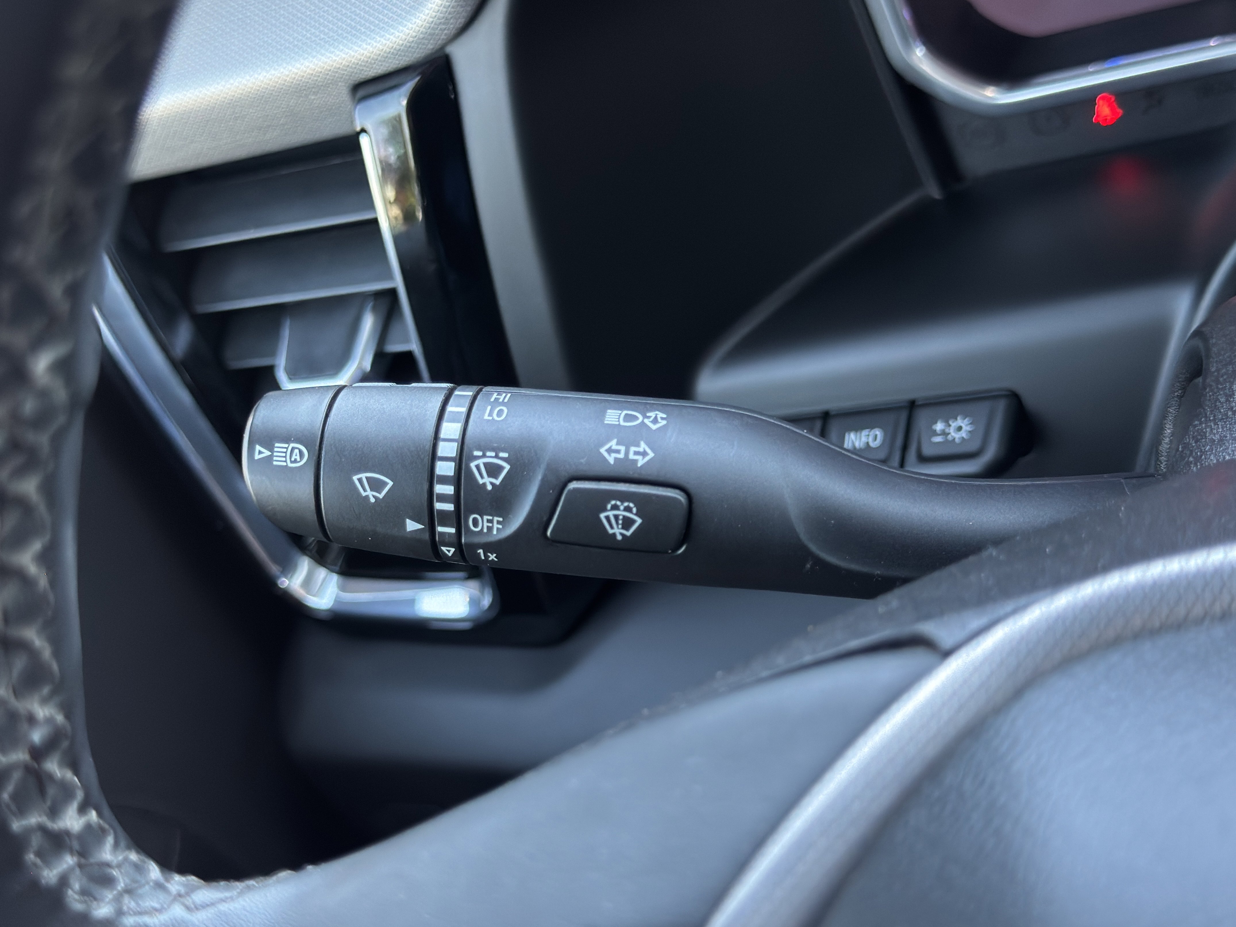 Used 2024 GMC Sierra 3500 Denali w/ Denali Reserve Package image 87