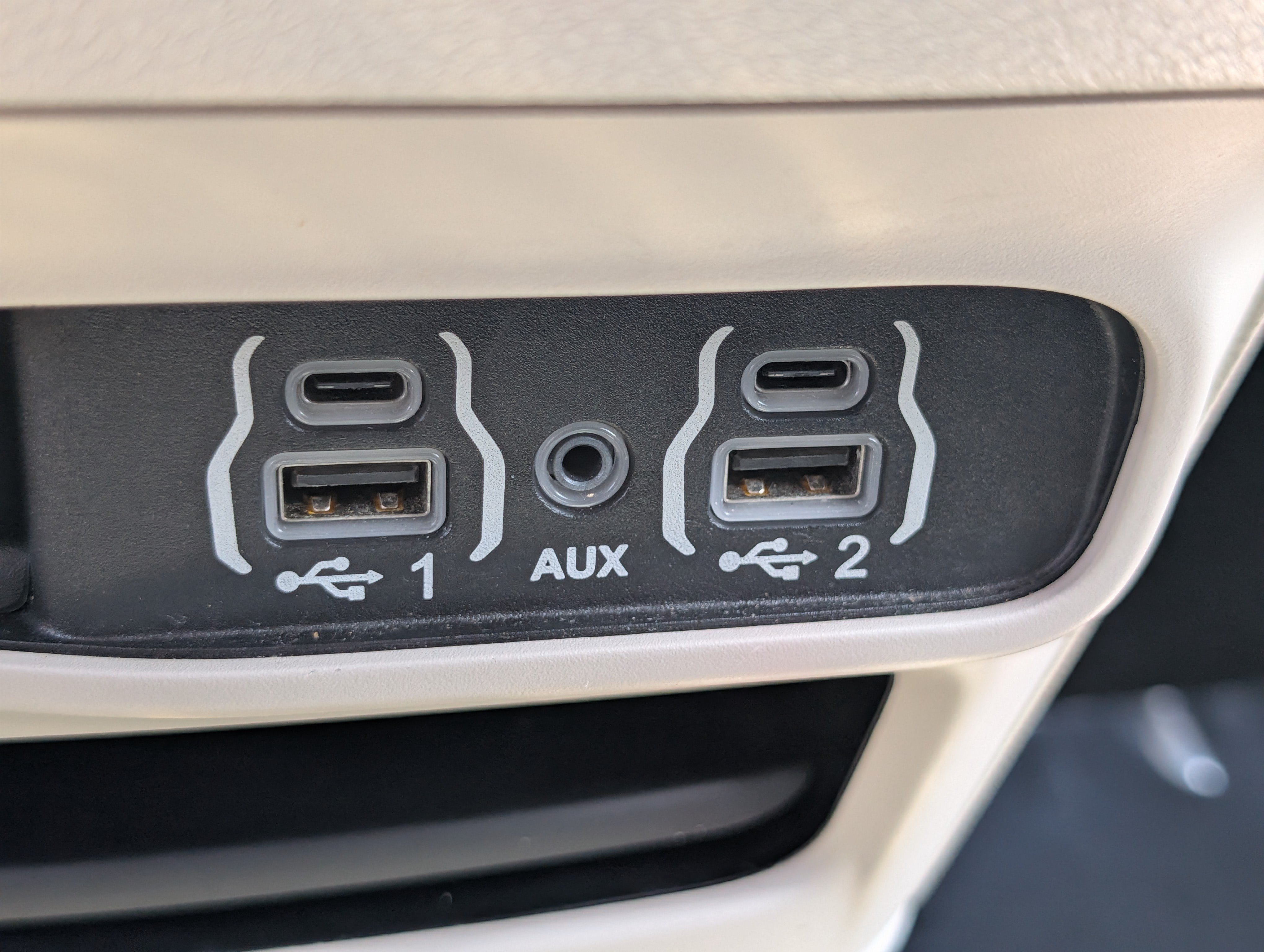 Used 2023 Chrysler Pacifica Touring-L FWD image 25