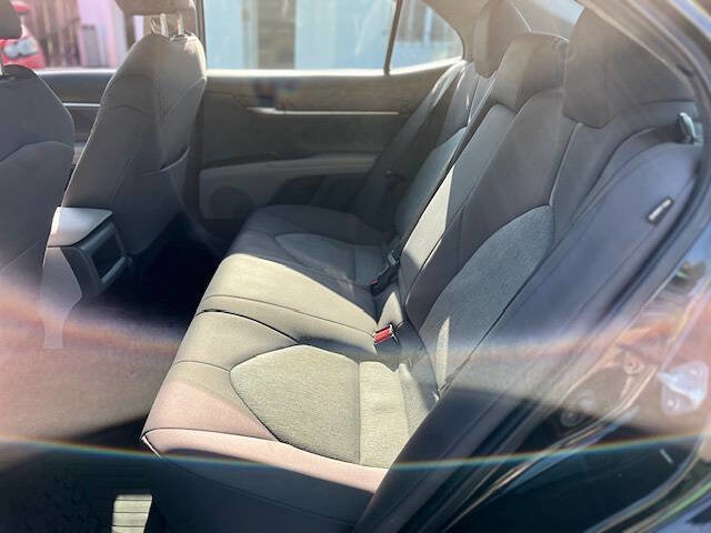 Used 2022 Toyota Camry LE image 8