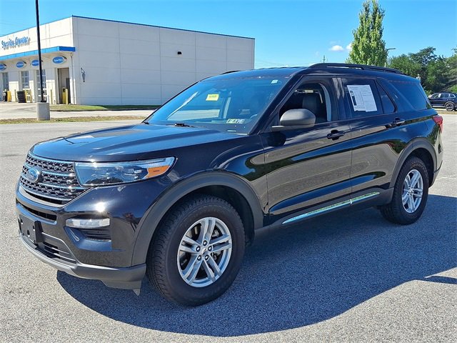 Used 2023 Ford Explorer XLT w/ Equipment Group 202A image 8