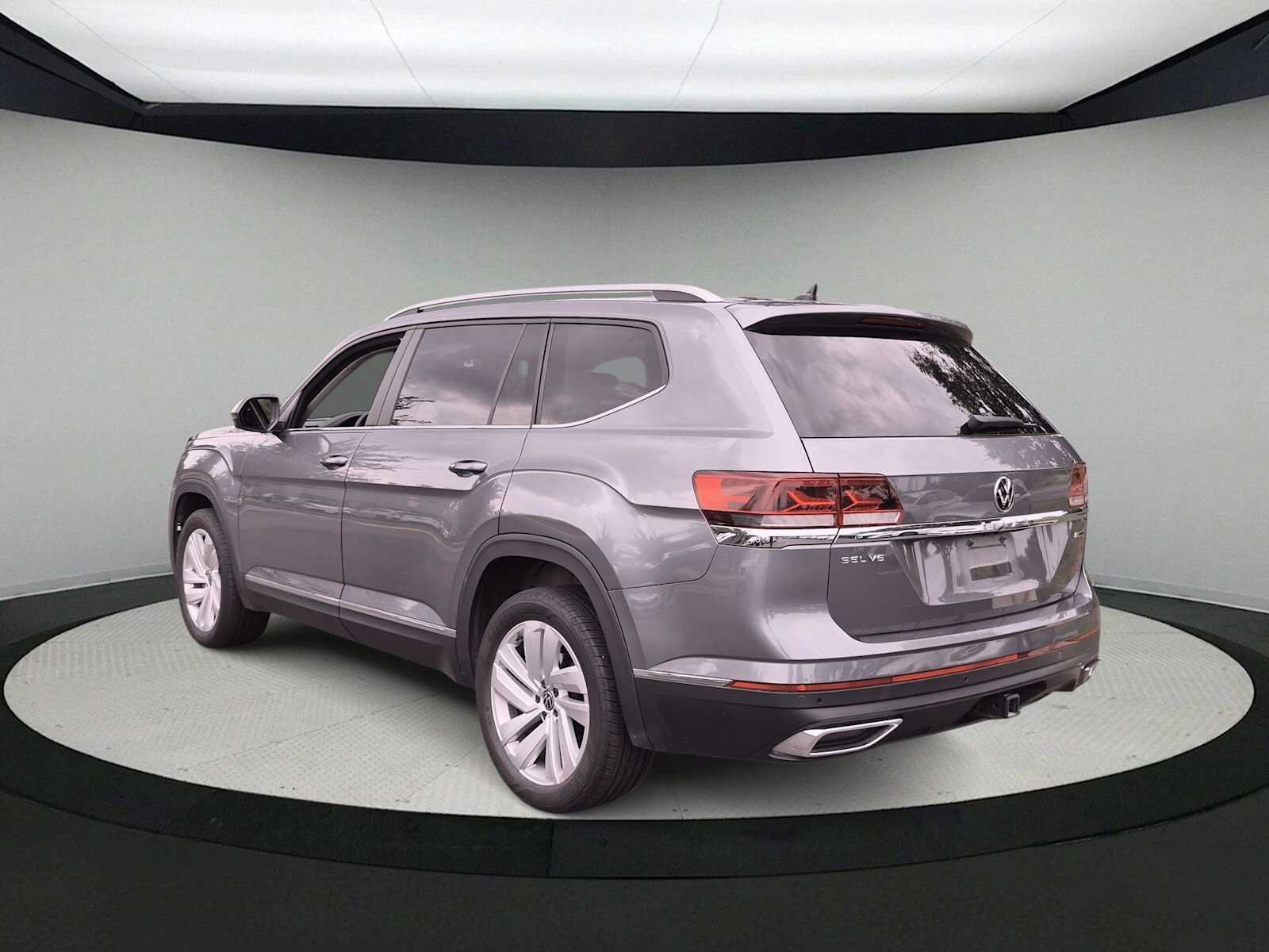 Used 2021 Volkswagen Atlas SEL AWD/4WD image 6
