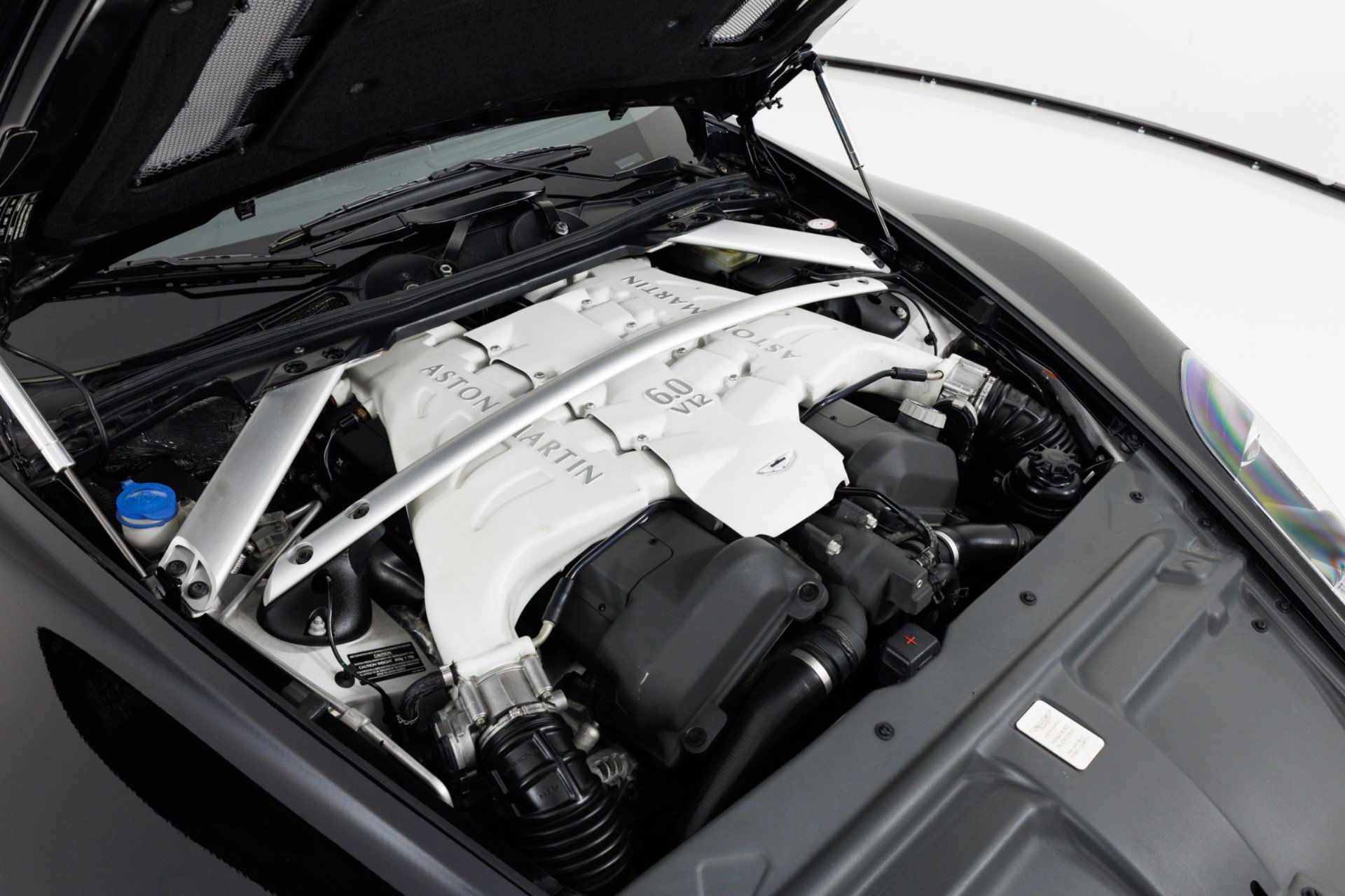 Used 2009 Aston Martin DBS Coupe RWD image 44