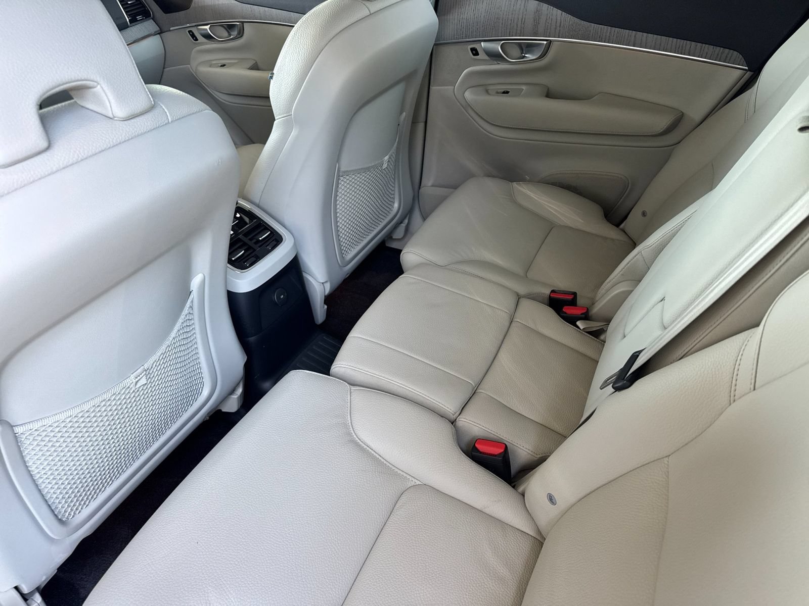 Certified 2024 Volvo XC90 T8 Plus w/ Protection Package Premier AWD/4WD image 5