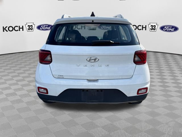 Used 2021 Hyundai Venue SEL w/ Premium Package image 7