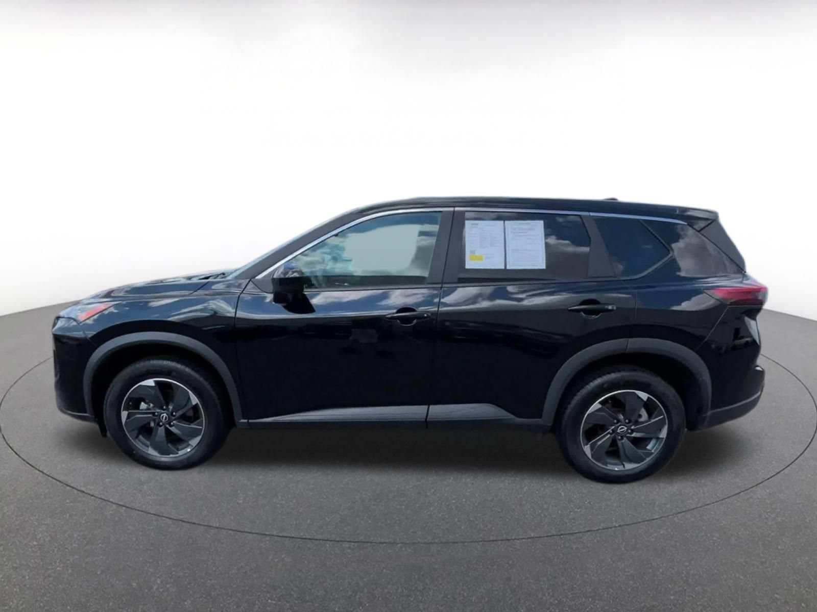 Used 2025 Nissan Rogue SV FWD image 8