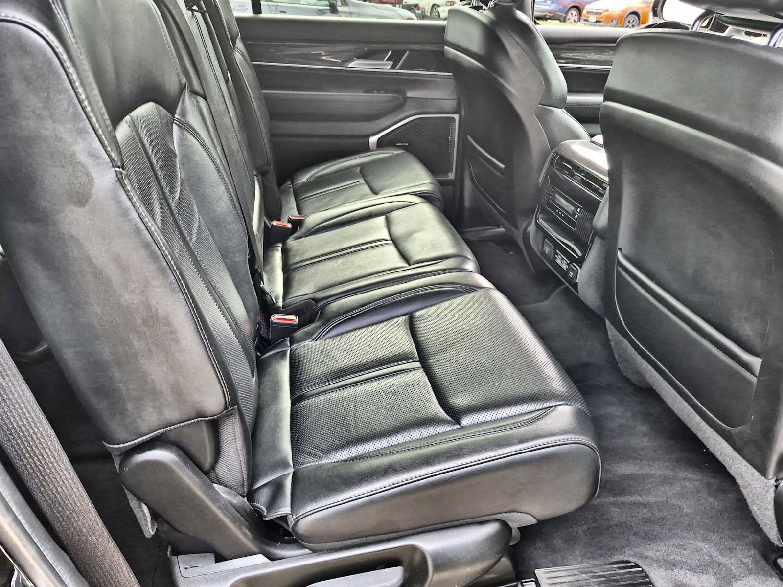 Used 2022 Jeep Wagoneer Series II AWD/4WD image 19
