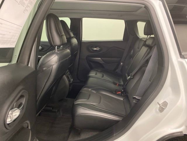 Used 2022 Jeep Cherokee Latitude Lux w/ Sun & Sound Group AWD/4WD image 22