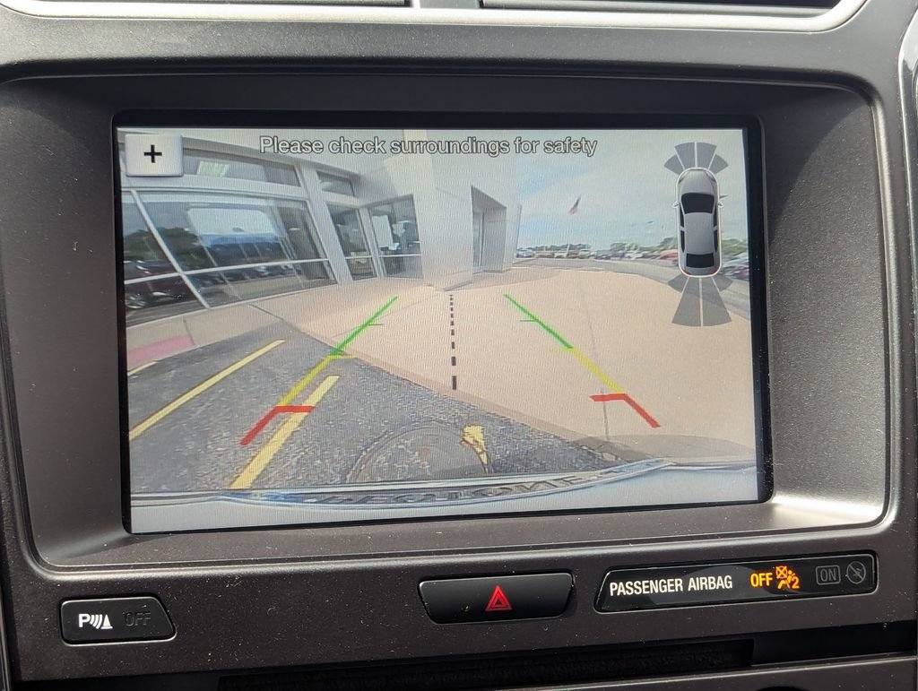 Used 2018 Ford Explorer XLT w/ Equipment Group 202A FWD image 19