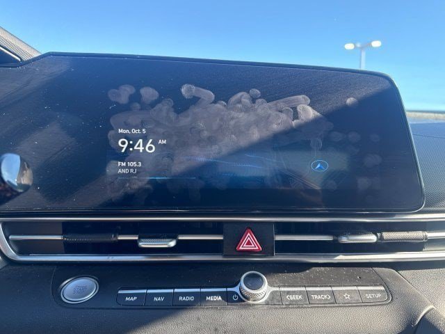 Used 2025 Hyundai Elantra SEL FWD image 45