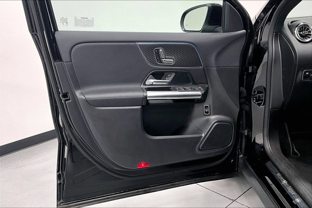 Used 2025 Mercedes-Benz GLA 250 image 17