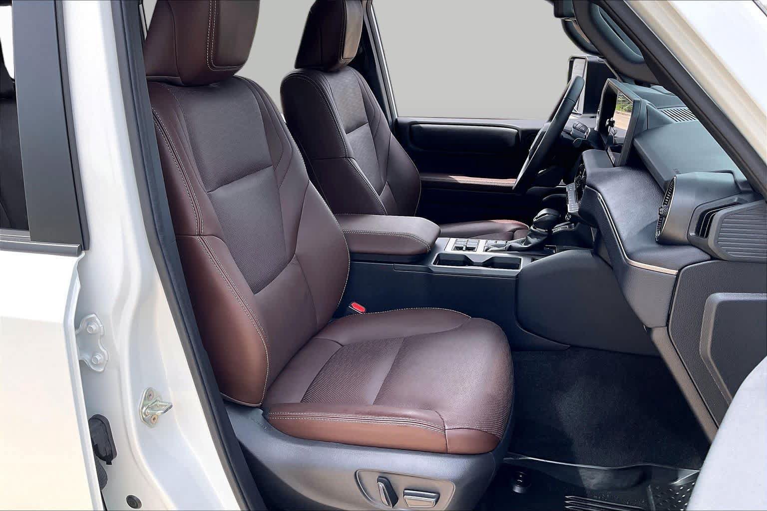 Used 2025 Toyota Land Cruiser w/ Premium Package AWD/4WD image 9