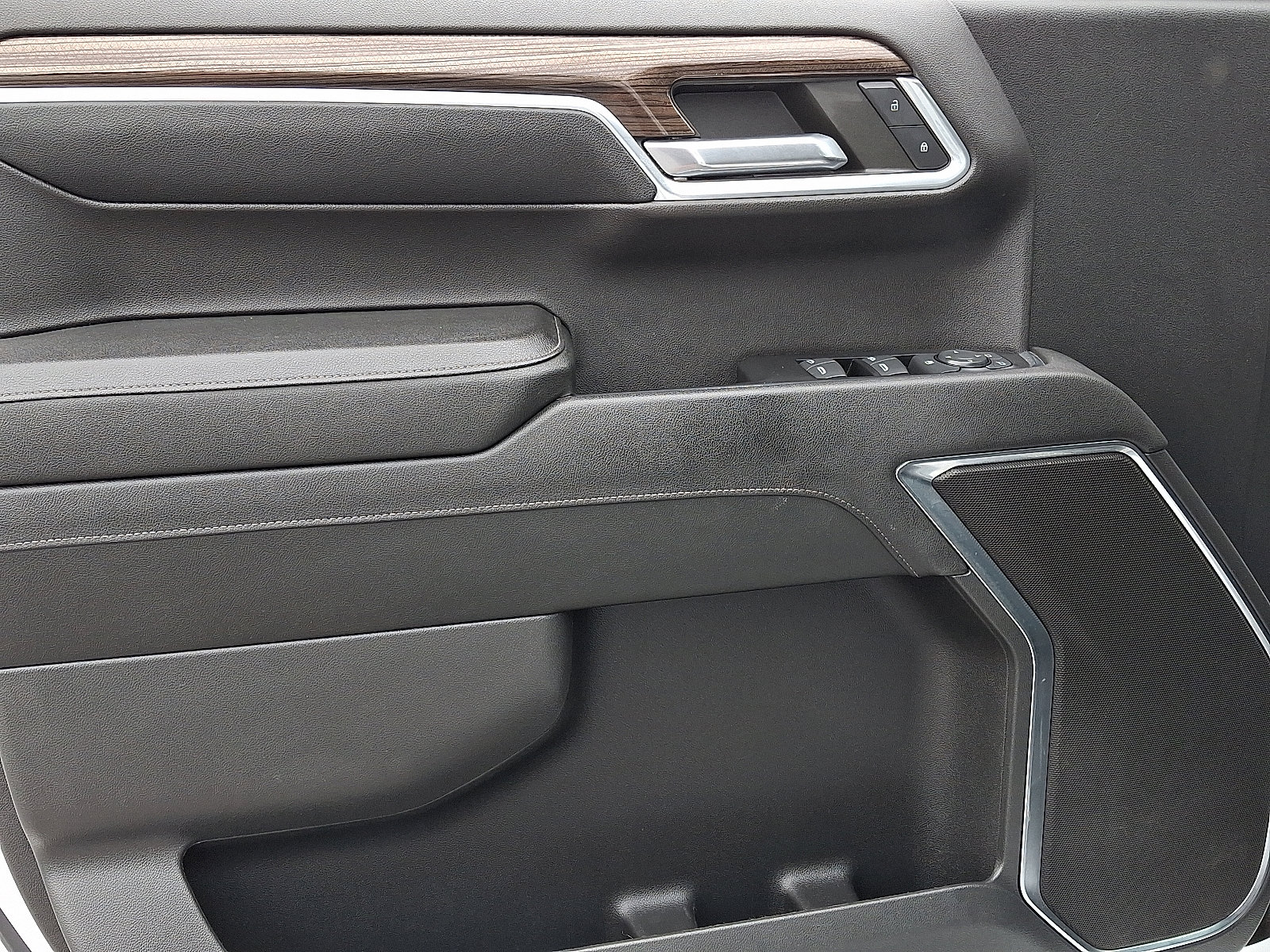 Used 2023 Chevrolet Silverado 1500 LT image 11