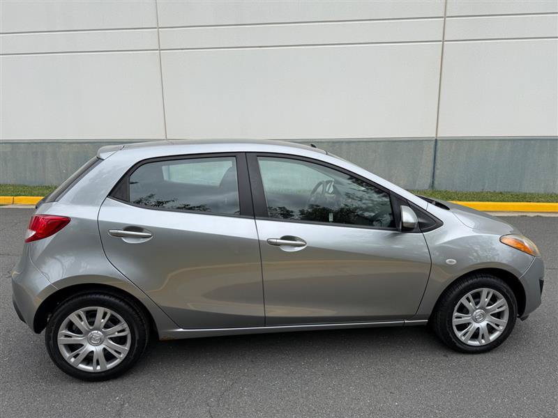 Used 2012 MAZDA MAZDA2 Sport FWD image 20