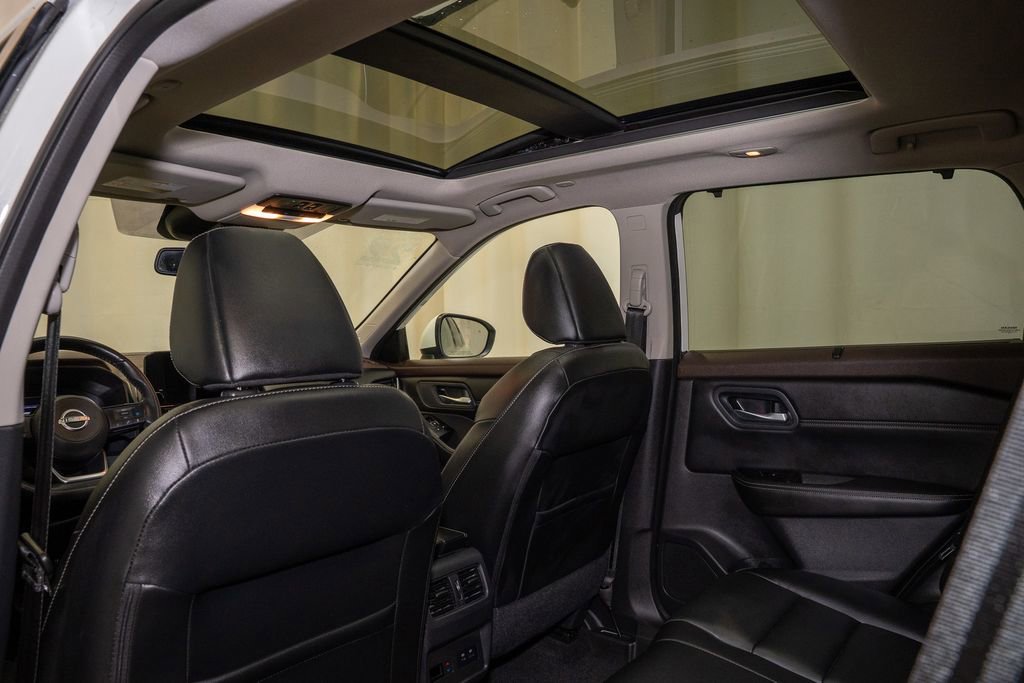 Used 2022 Nissan Rogue SL w/ SL Premium Package image 10