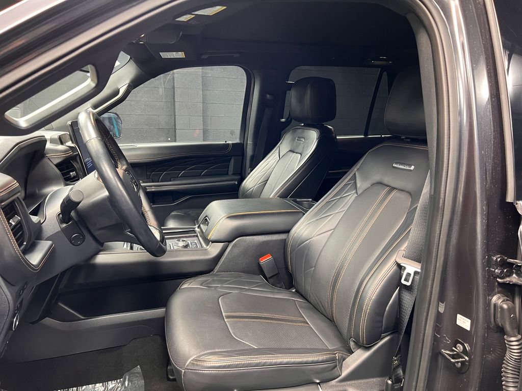 Used 2024 Ford Expedition Max Platinum AWD/4WD image 3