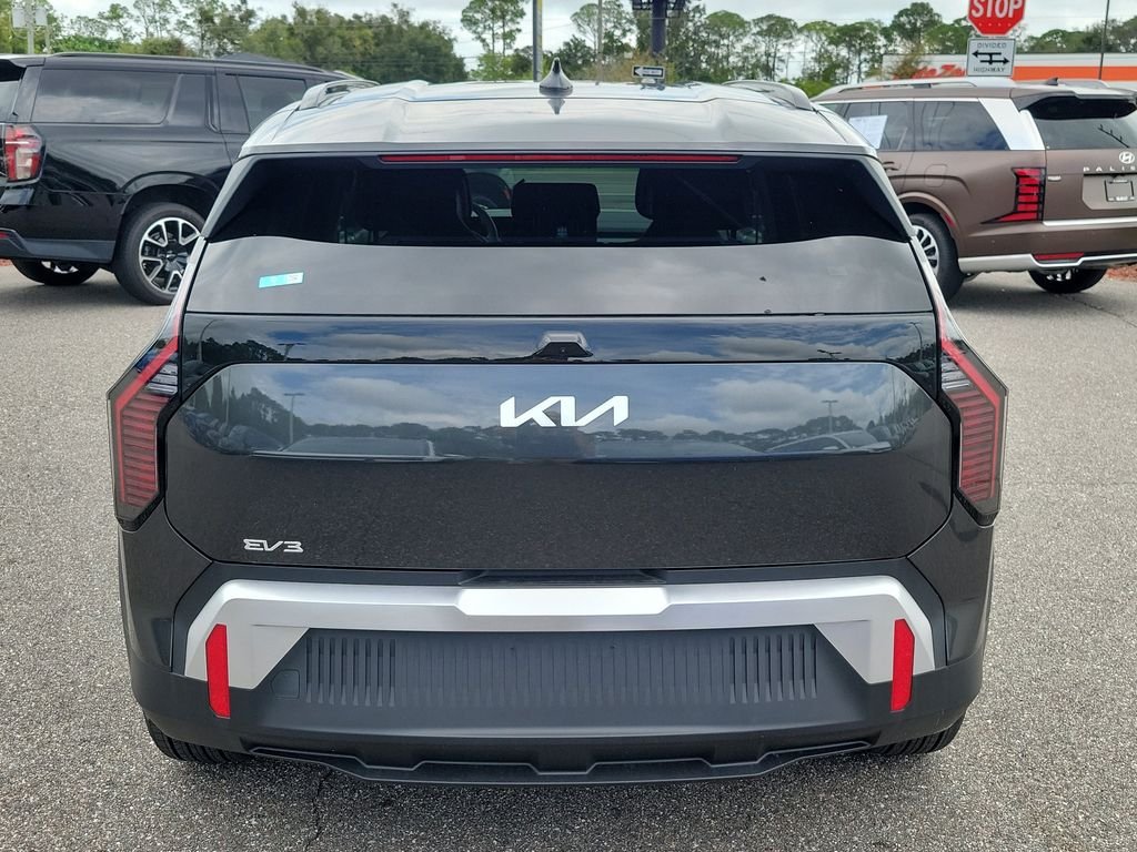 New 2027 Kia EV3 Wind FWD image 5