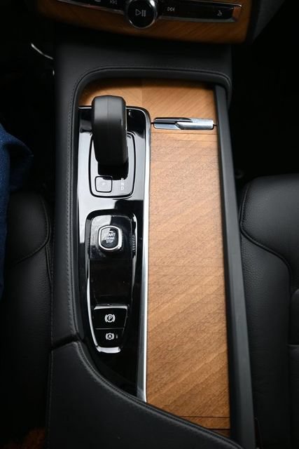 Used 2023 Volvo XC90 B6 Plus AWD/4WD image 11