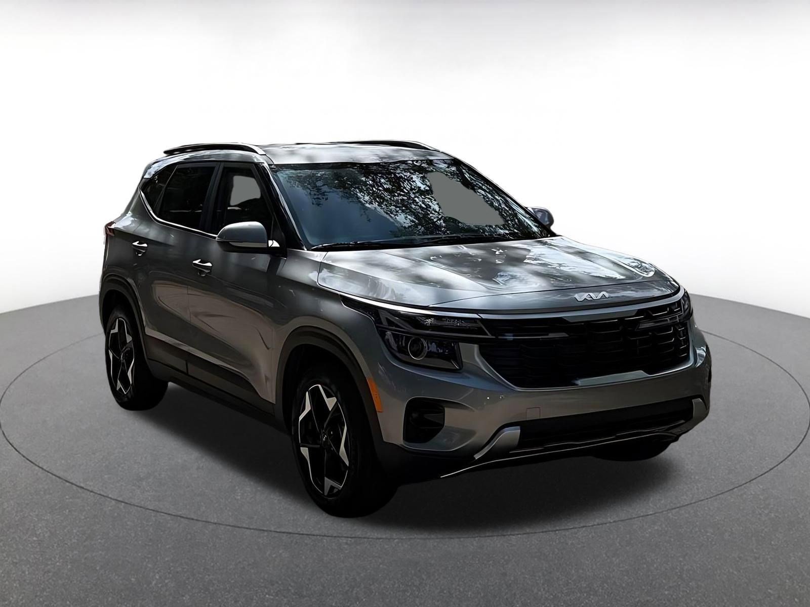 Used 2025 Kia Seltos S image 1