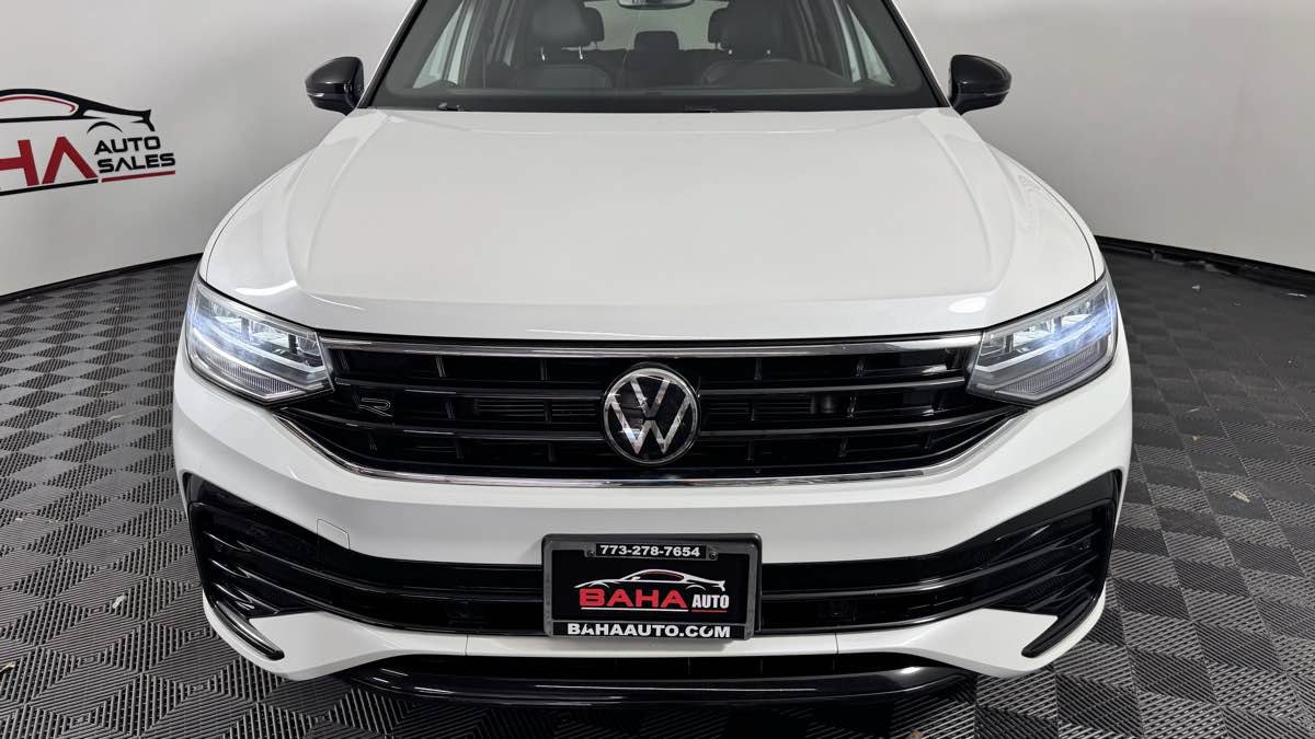 Used 2023 Volkswagen Tiguan SE R-Line AWD/4WD image 9