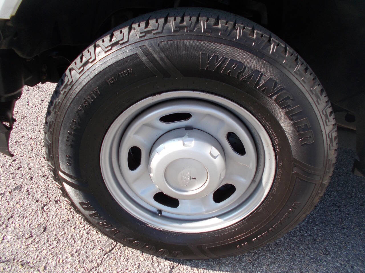 Used 2018 Ford F250 XL w/ Power Equipment Group image 9