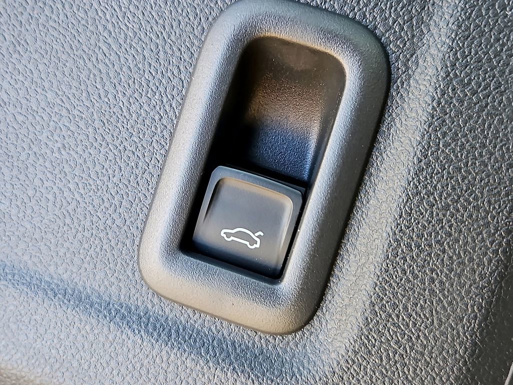 Certified 2025 Volkswagen Tiguan SE image 26