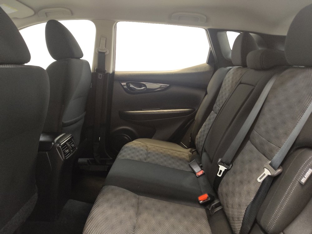 Used 2020 Nissan Rogue Sport SV image 18