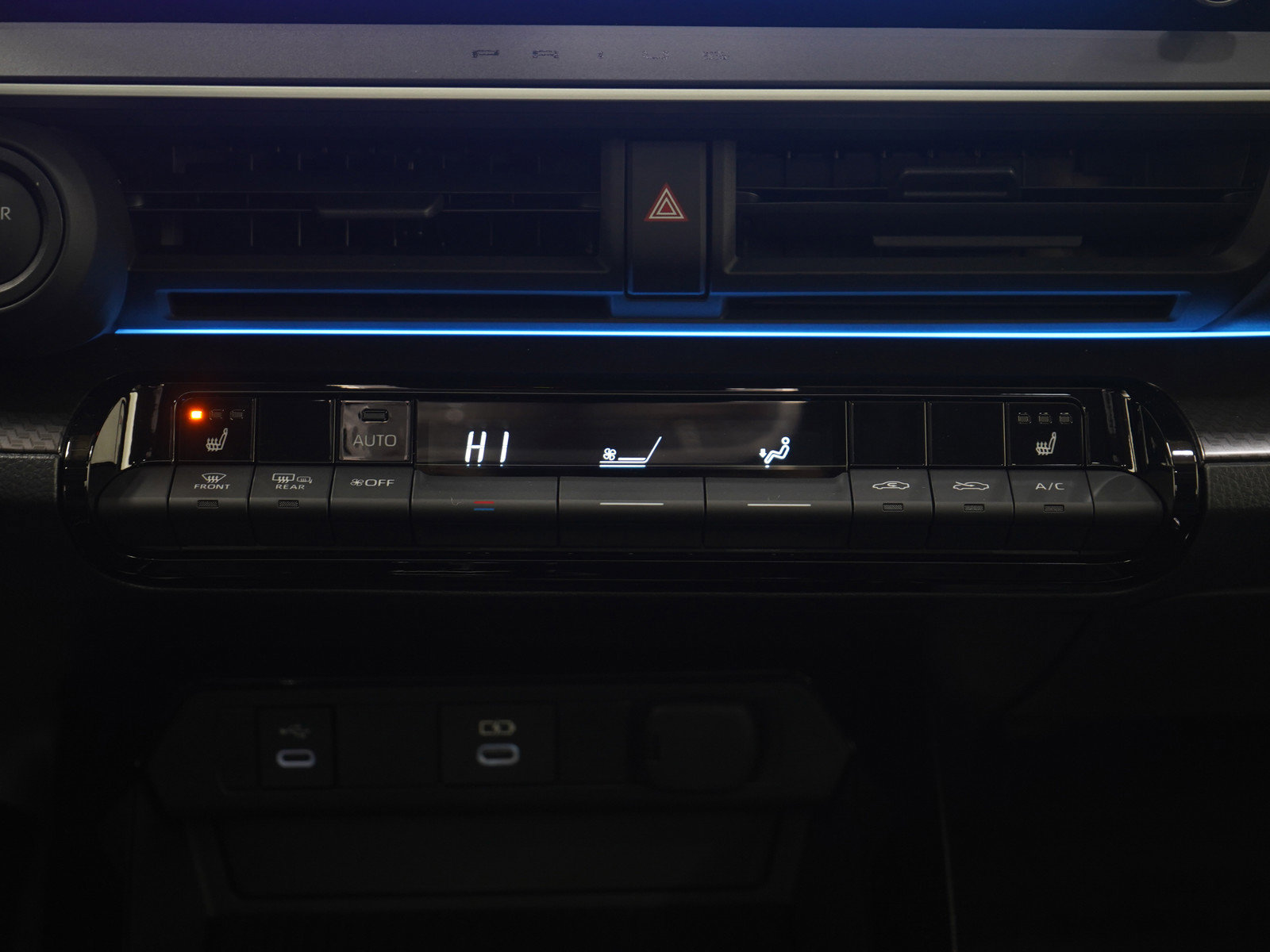 Used 2025 Toyota Prius AWD image 18