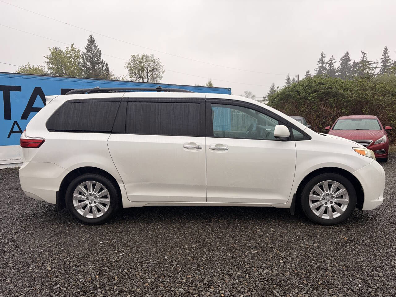 Used 2015 Toyota Sienna XLE w/ XLE Navigation Package AWD/4WD image 2