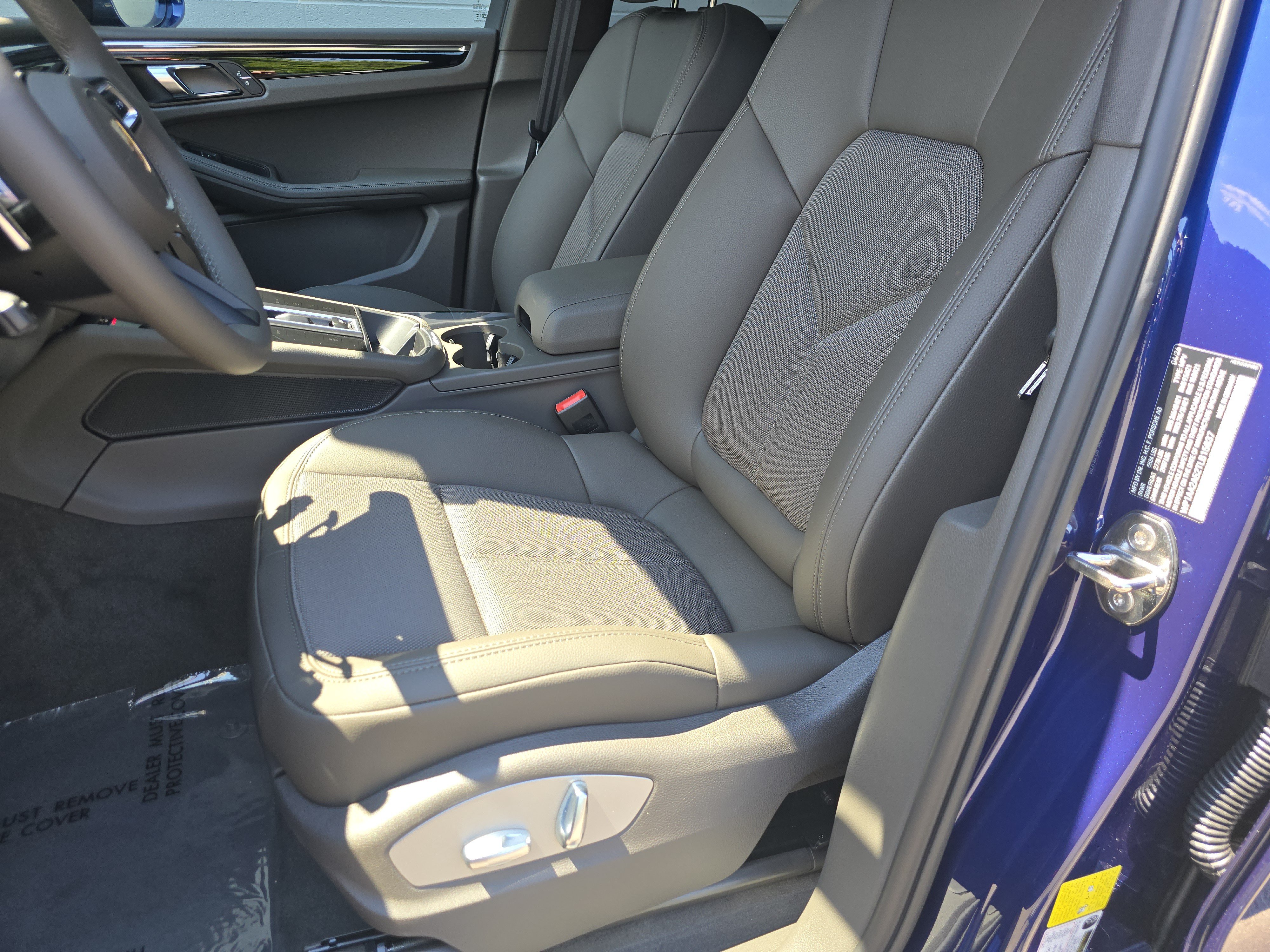 New 2026 Porsche Macan AWD/4WD image 5