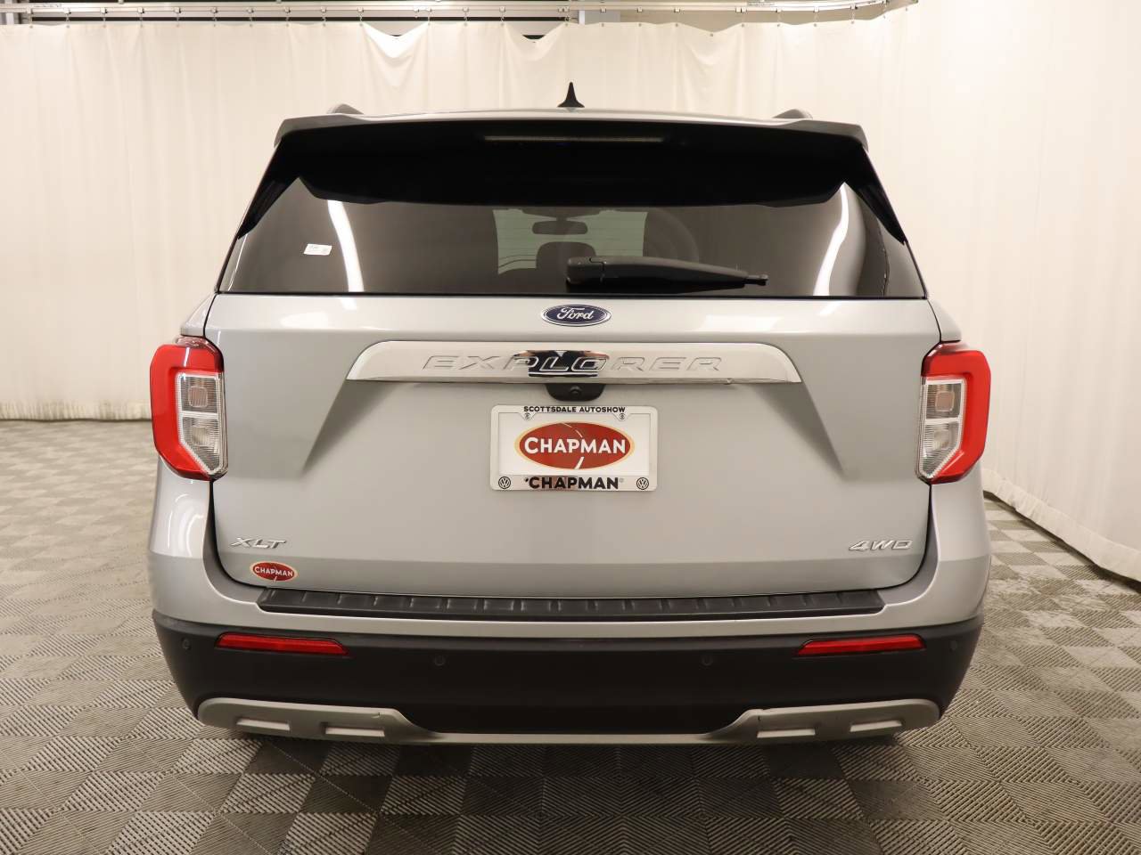 Used 2023 Ford Explorer XLT w/ Equipment Group 202A image 5