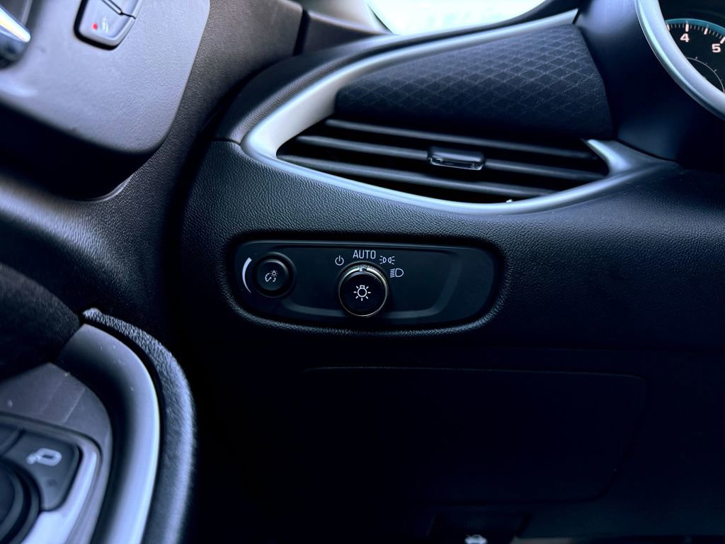 Used 2022 Chevrolet Malibu RS image 16