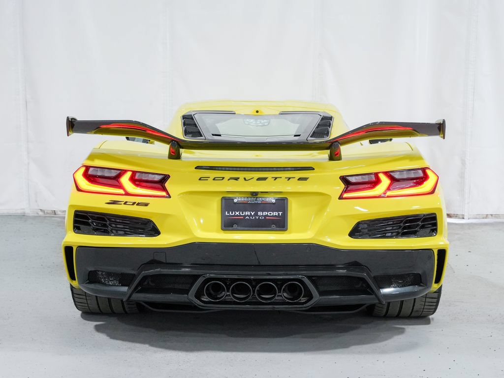Used 2023 Chevrolet Corvette Z06 RWD image 4