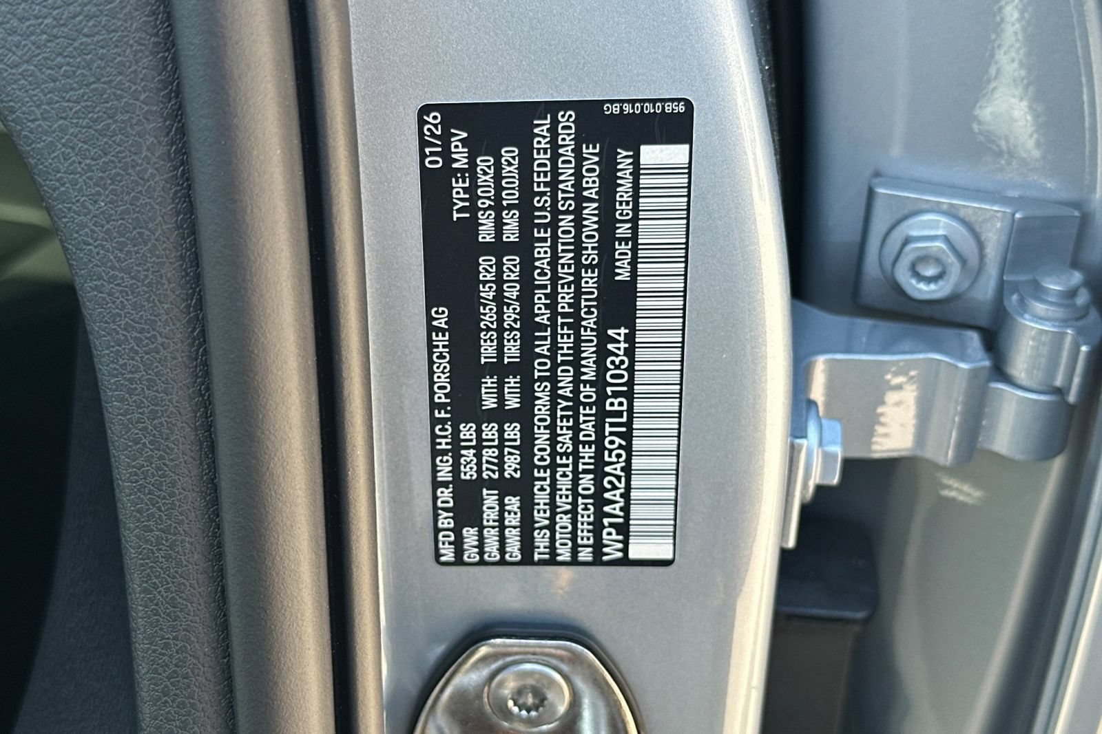 New 2026 Porsche Macan AWD/4WD image 46