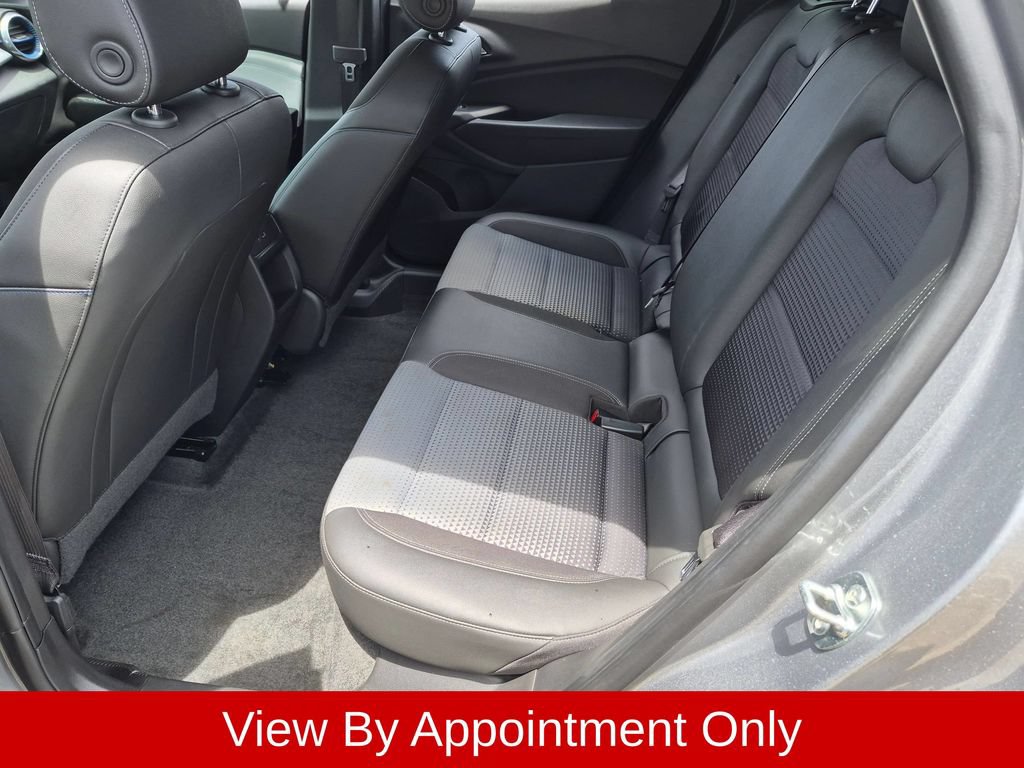 Used 2025 Chevrolet Trax LT w/ LT Convenience Package FWD image 24