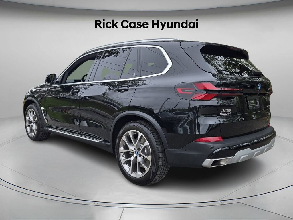 Used 2025 BMW X5 xDrive50e image 7