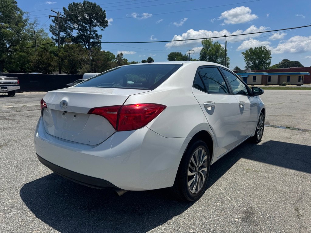 Used 2018 Toyota Corolla XLE FWD image 5