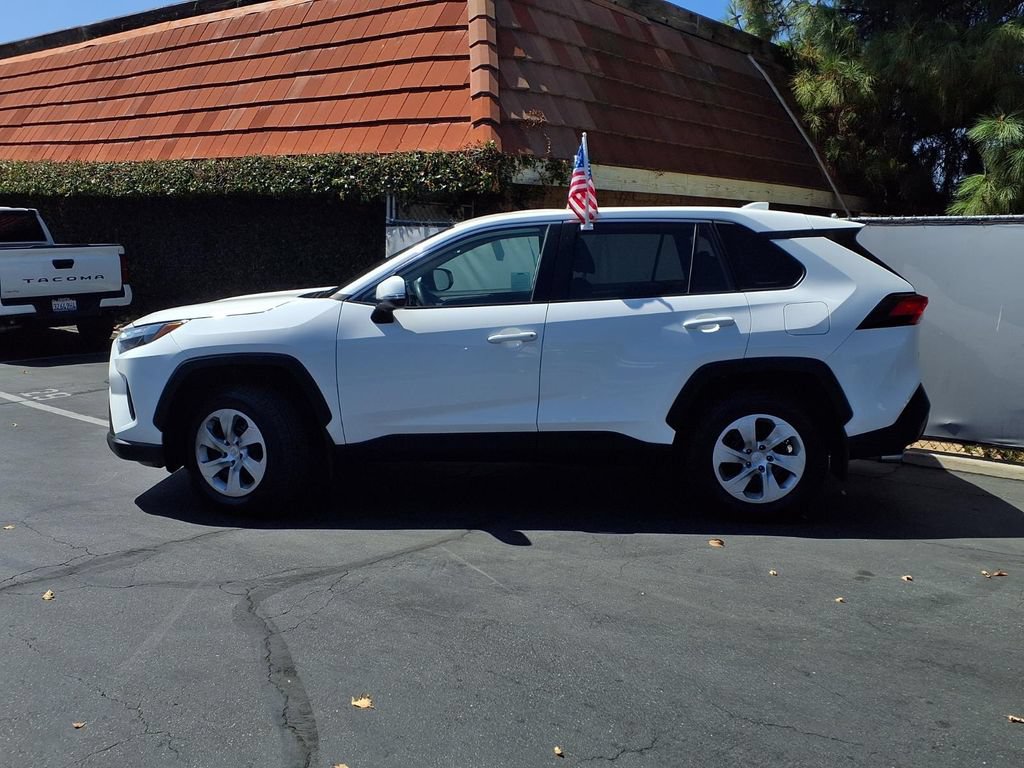 Used 2024 Toyota RAV4 LE FWD image 4