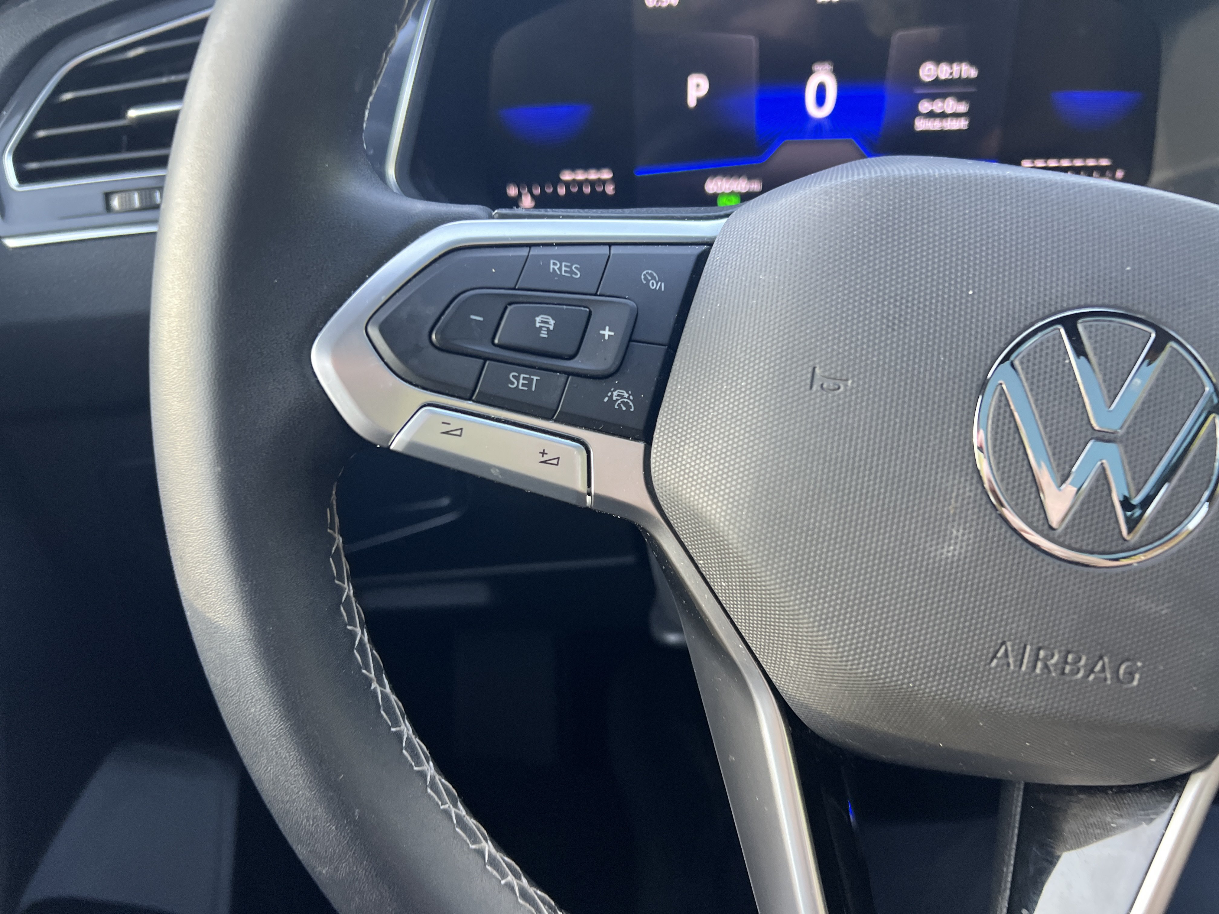 Certified 2023 Volkswagen Tiguan SE w/ Panoramic Sunroof Package FWD image 16
