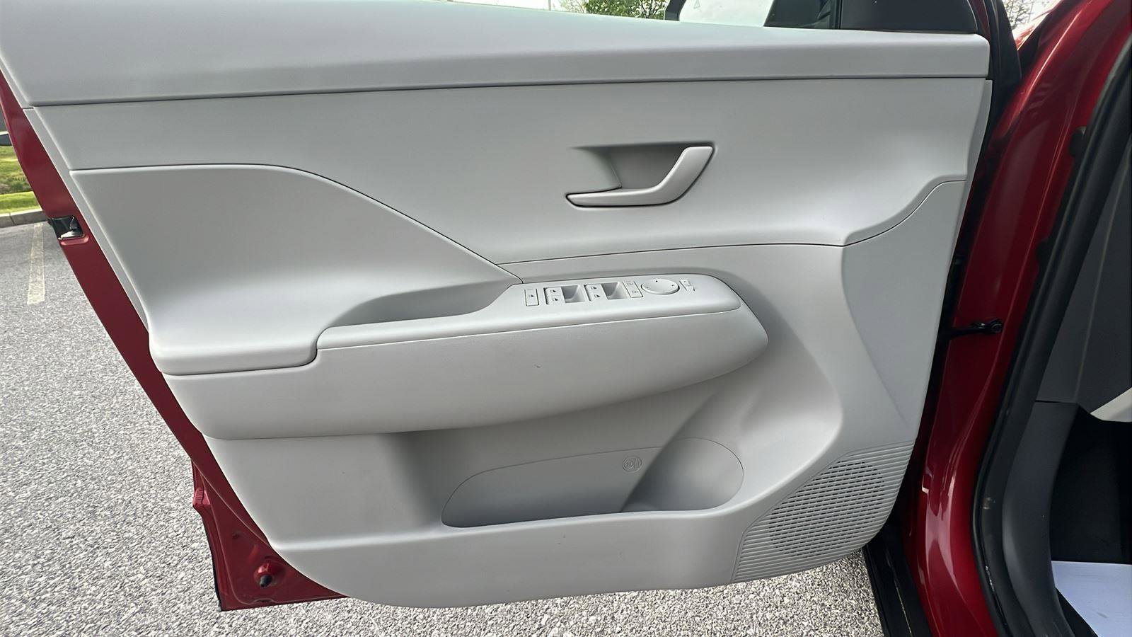 Used 2025 Hyundai Kona SEL image 21